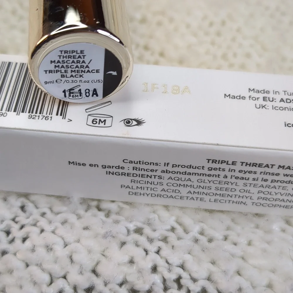 ICONIC London Triple Threat Mascara in Black, 9ml/0.30fl oz - Picture 2 of 10